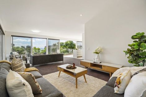 Photo of property in 1/14 Rothesay Bay Road, Rothesay Bay, Auckland, 0630