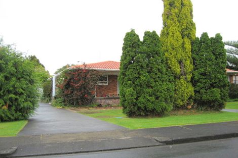 Photo of property in 102 Chichester Drive, Rosehill, Papakura, 2113