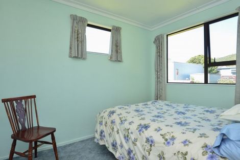 Photo of property in 121 Newcastle Street, Mahia, 4198