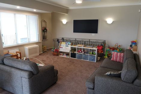 Photo of property in 43 Pleasant Road, Glen Eden, Auckland, 0602