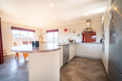 Photo of property in 19 Branigan Parade, Kelvin Grove, Palmerston North, 4414