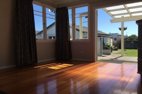 Photo of property in 802 Alexandra Street, Parkvale, Hastings, 4122