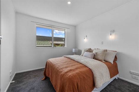 Photo of property in 3/56 Flanshaw Road, Te Atatu South, Auckland, 0610