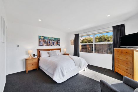 Photo of property in 16 Whitau Place, Marshland, Christchurch, 8083