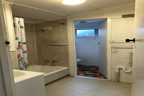 Photo of property in 124 Arran Road, Browns Bay, Auckland, 0630