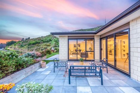 Photo of property in 9 Glenorchy Way, Aotea, Porirua, 5024