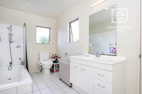 Photo of property in 6 Gina Avenue, Ranui, Auckland, 0612