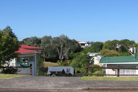 Photo of property in 2/18 Sealy Road, Torbay, Auckland, 0630