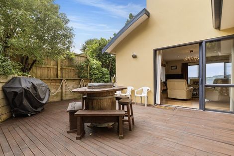 Photo of property in 33 Harbour View Road, Omokoroa, 3114