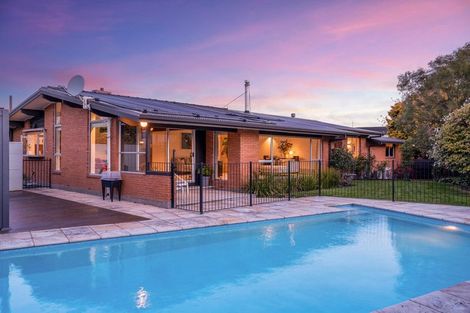 Photo of property in 6 Rutherglen Avenue, Ilam, Christchurch, 8041