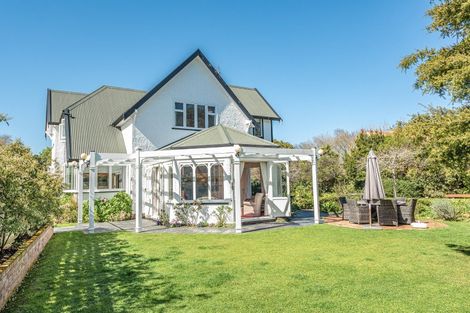 Photo of property in 32 Brassey Road, Saint Johns Hill, Whanganui, 4500