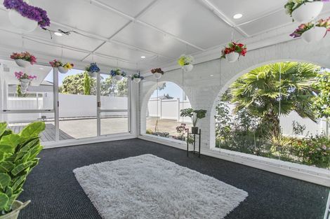 Photo of property in 27 Gilfillan Street, Blockhouse Bay, Auckland, 0600