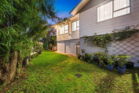 Photo of property in 24 Beauchamp Drive, Massey, Auckland, 0614