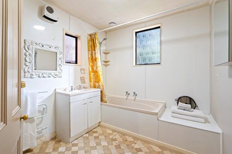 Photo of property in 68 Grosvenor Street, Kensington, Dunedin, 9011