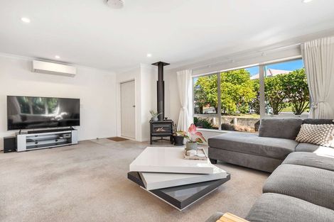 Photo of property in 15 Cabeleigh Drive, Helensville, 0800