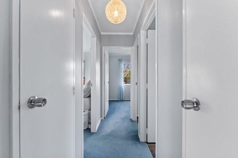 Photo of property in 2/20 Denver Avenue, Sunnyvale, Auckland, 0612