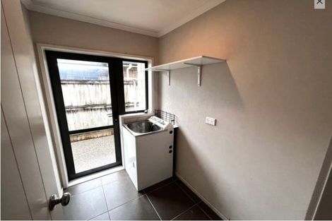 Photo of property in 4 Mordane Place, Flat Bush, Auckland, 2016