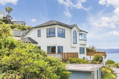 Photo of property in 156 Nevay Road, Karaka Bays, Wellington, 6022