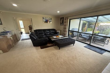 Photo of property in 204 Wattle Farm Road, Wattle Downs, Auckland, 2103