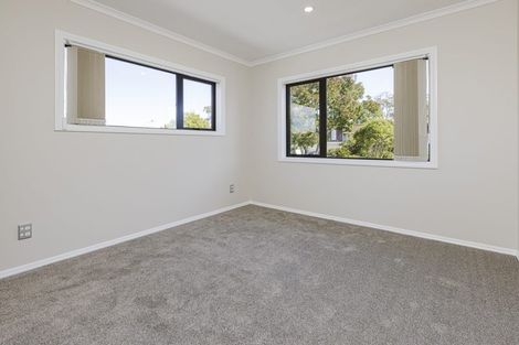 Photo of property in 4b Mirrabooka Avenue, Botany Downs, Auckland, 2010