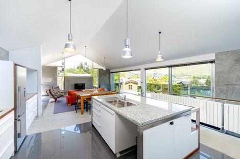 Photo of property in 2 Tenby Street, Wanaka, 9305