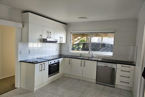 Photo of property in 1/16 Wernham Place, Northcote, Auckland, 0626