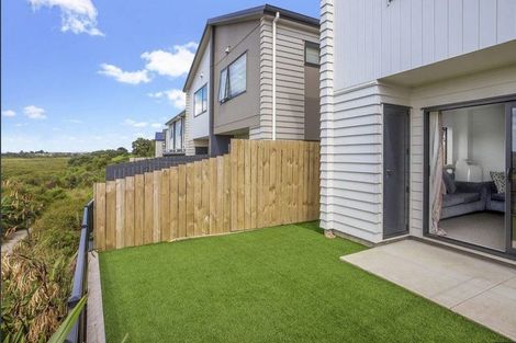 Photo of property in 38 Matawhanga Drive, Wattle Downs, Auckland, 2103