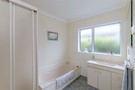 Photo of property in 35 Spackman Crescent, Paraparaumu, 5032