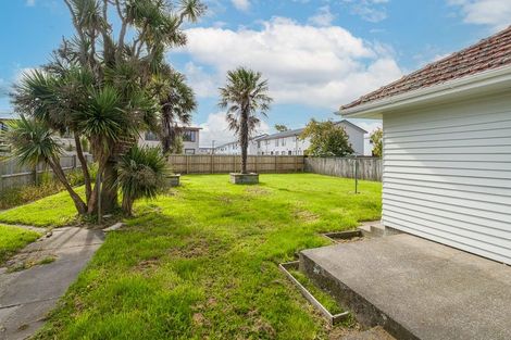 Photo of property in 117 Somerfield Street, Somerfield, Christchurch, 8024