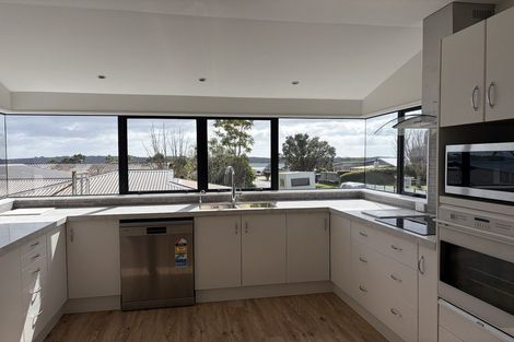 Photo of property in 1 Bramley Drive, Omokoroa, 3114