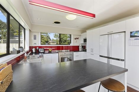 Photo of property in 323 Mangorei Road, Merrilands, New Plymouth, 4312