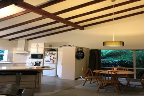 Photo of property in 498 Stokes Valley Road, Stokes Valley, Lower Hutt, 5019