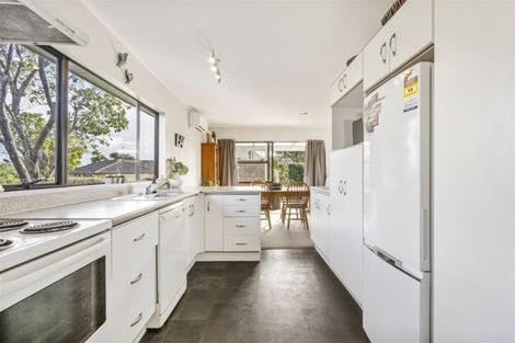 Photo of property in 23 Blue Heron Rise, Stanmore Bay, Whangaparaoa, 0932