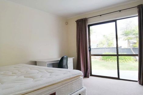 Photo of property in 4 Garner Place, Glenfield, Auckland, 0629