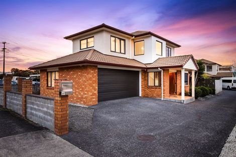 Photo of property in 49 Sturges Road, Henderson, Auckland, 0612