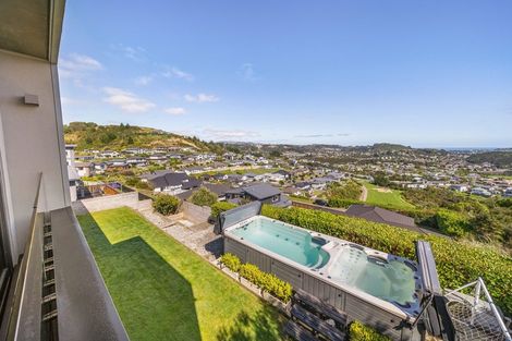 Photo of property in 91 Endeavour Drive, Whitby, Porirua, 5024