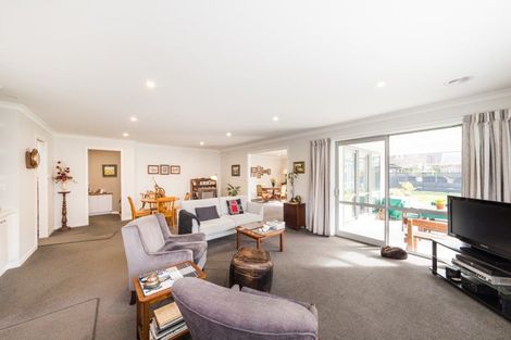 Photo of property in 33 Elmira Avenue, Hokowhitu, Palmerston North, 4410