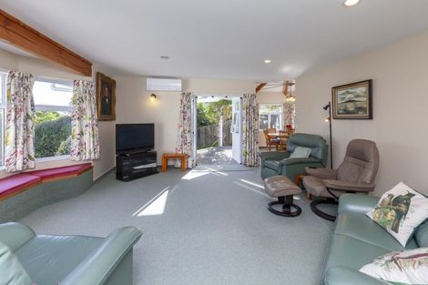 Photo of property in 6b Wharemauku Road, Raumati Beach, Paraparaumu, 5032