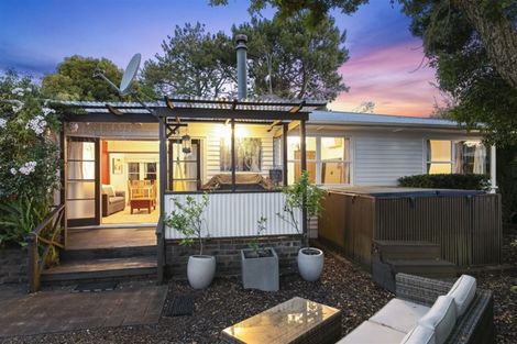 Photo of property in 9 James Scott Place, Te Atatu South, Auckland, 0602