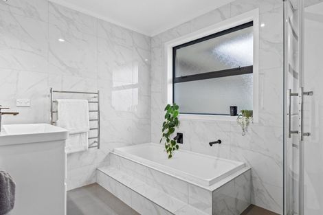 Photo of property in 28 Landsborough Drive, Darfield, 7571