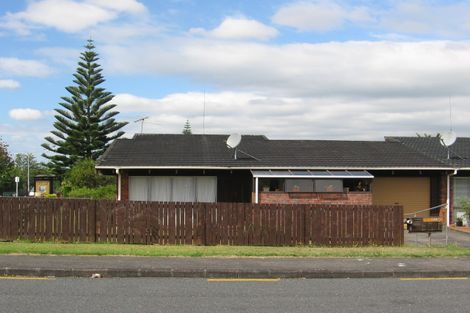 Photo of property in 3/3366 Great North Road, Glen Eden, Auckland, 0602