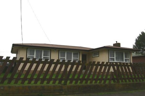 Photo of property in 28 Tararua Terrace, Cloverlea, Palmerston North, 4412