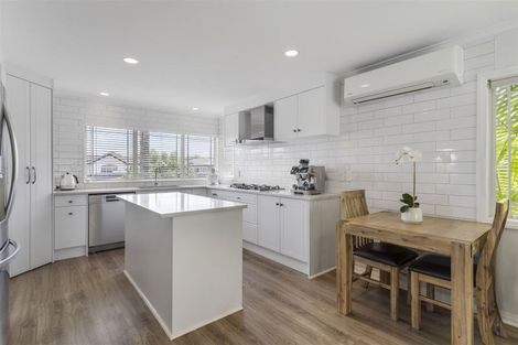 Photo of property in 24 Santa Ana Drive, Dannemora, Auckland, 2016