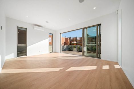 Photo of property in 1b Clematis Avenue, Murrays Bay, Auckland, 0630