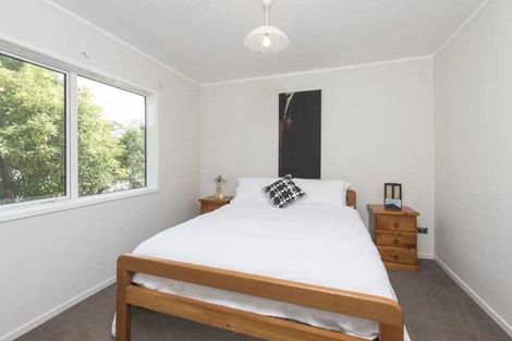 Photo of property in 44 Sungrove Rise, Sunnyvale, Auckland, 0612