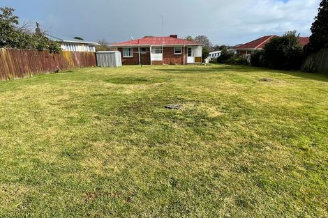 Photo of property in 10 Churchill Avenue, Manurewa, Auckland, 2102