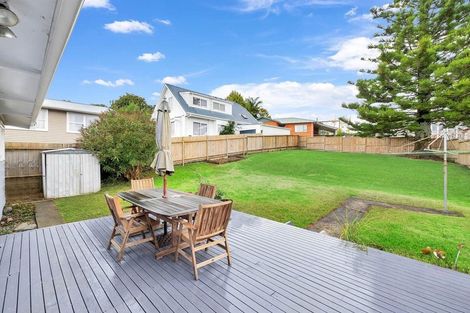 Photo of property in 89 Bond Crescent, Forrest Hill, Auckland, 0620