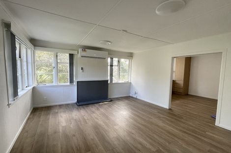 Photo of property in 1/10 Exmouth Road, Northcote, Auckland, 0627