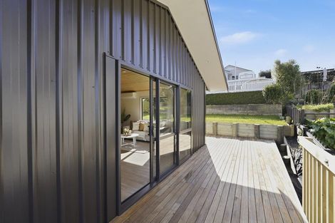 Photo of property in 94a Harbour View Road, Omokoroa, 3114