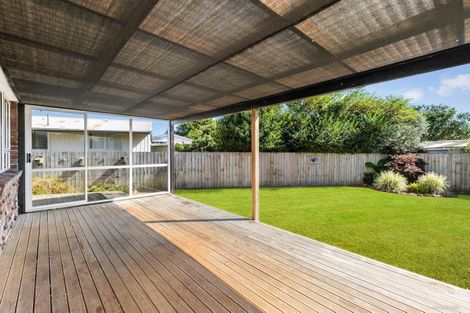 Photo of property in 4 Azalea Place, Waiuku, 2123